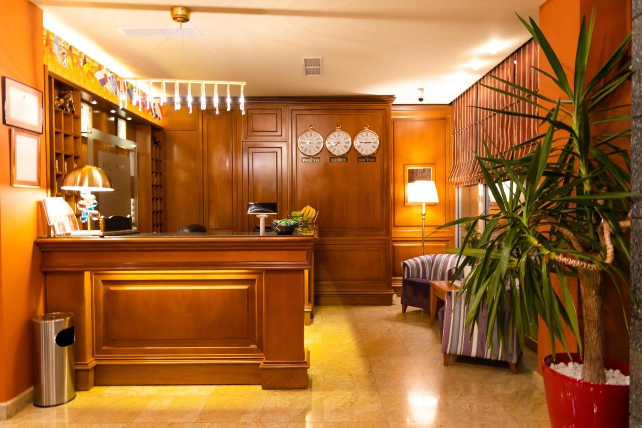 Hotel Ambasador Prishtina Pristina Esterno foto